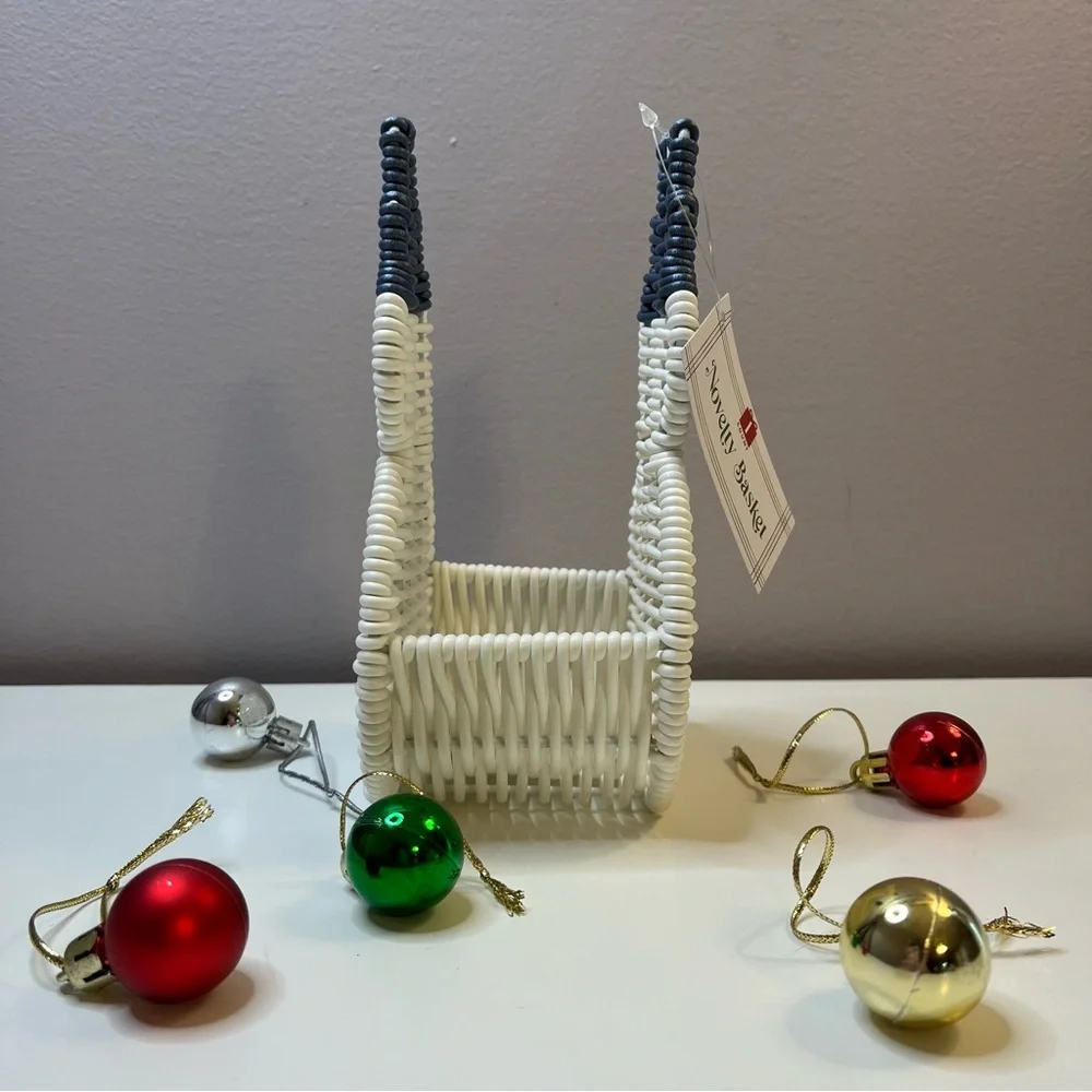 Target Bullseye Novelty Snowman Holiday Gift Basket